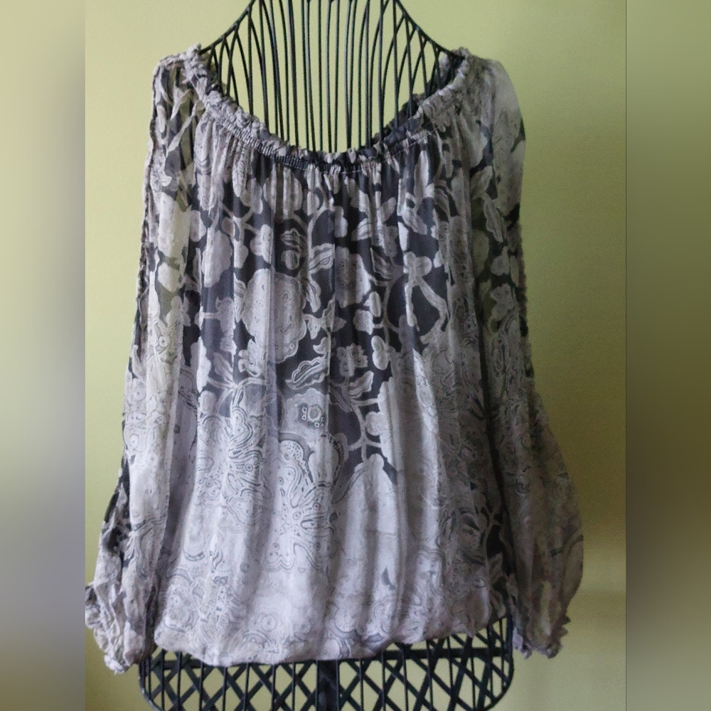 "FEMME", size L 60% Silk 50 %Viscose top, Made in Italy 🇮🇹